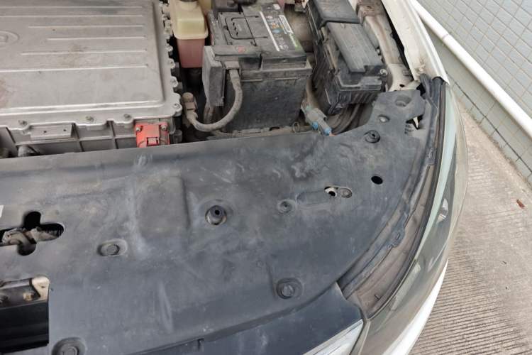Used BYD e5 2018 450 Smart Connect Deluxe Edition Engine Bay Left