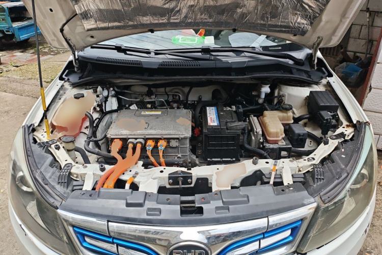 Used BYD e5 2018 Travel Edition Engine Bay