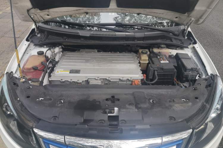 Used BYD e5 2018 450 Smart Connect Deluxe Edition Engine Bay
