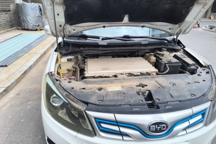 Used BYD e5 2018 450 Smart Connect Enjoyment Version Engine Bay Right