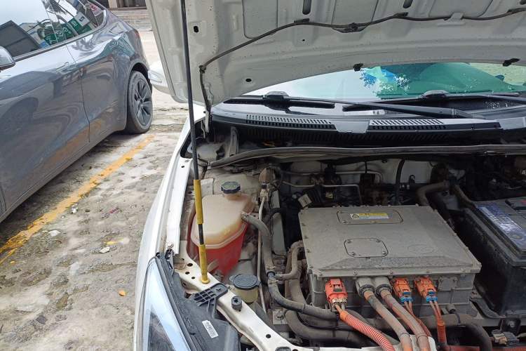 Used BYD e5 2018 Travel Edition Engine Bay Right