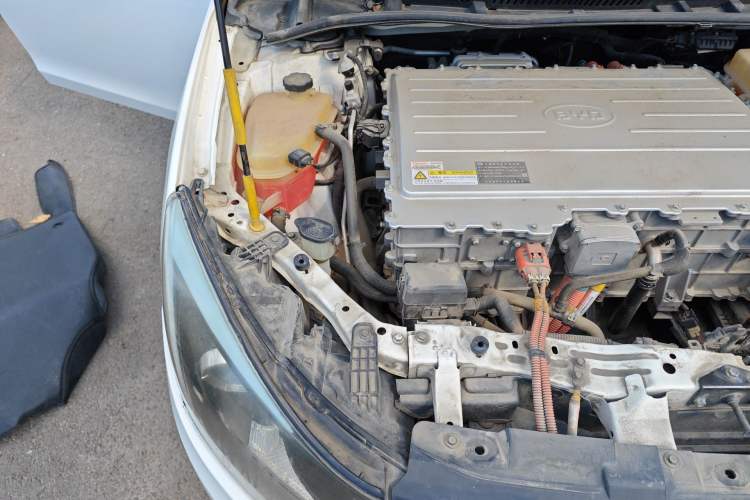 Used BYD e5 2018 450 Smart Connect Enjoyment Version Engine Bay Right