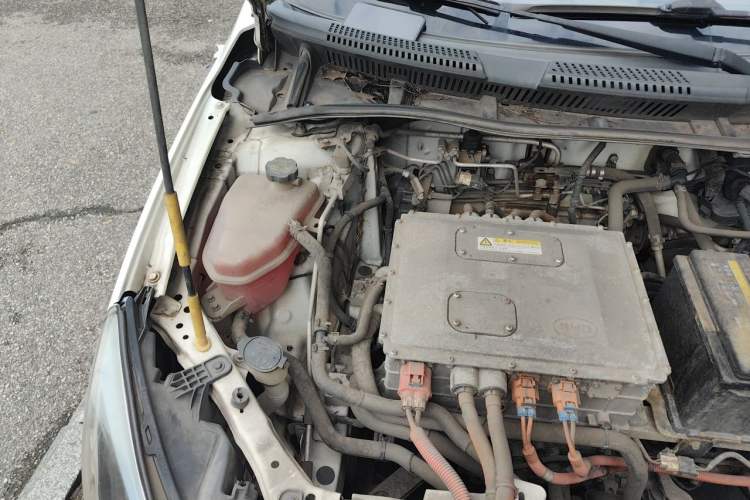 Used BYD e5 2018 Travel Edition Engine Bay Right