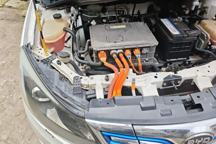 Used BYD e5 2018 Travel Edition Engine Bay Right