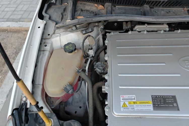 Used BYD e5 2018 450 Smart Connect Deluxe Edition Engine Bay Right