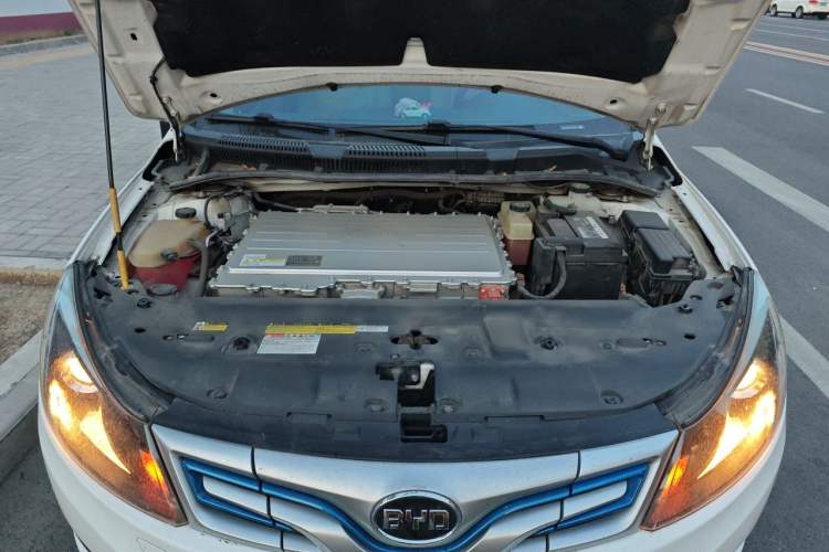 Used BYD e5 2018 450 Smart Connect Deluxe Edition Engine Bay