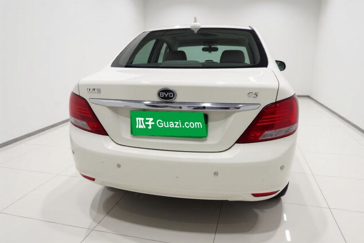 Used BYD e5 2018 450 Smart Connect Enjoyment Version Exterior 4