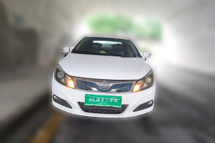 Used BYD e5 2018 450 Smart Connect Enjoyment Version Front