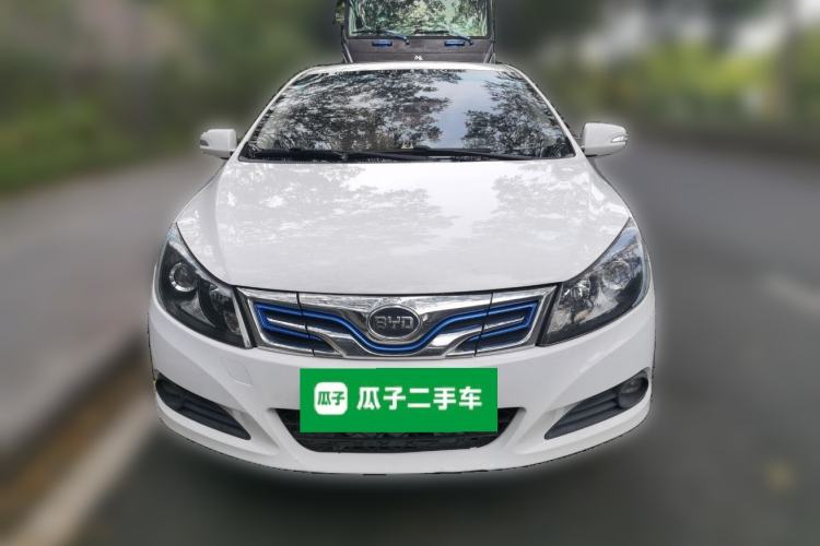 Used BYD e5 2018 450 Smart Connect Deluxe Edition Front