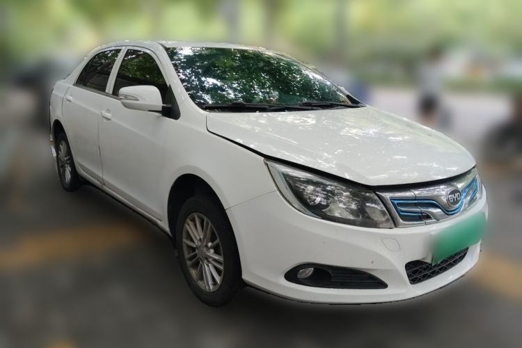 Used BYD e5 2018 450 Smart Connect Enjoyment Version Front Right 45 Deg