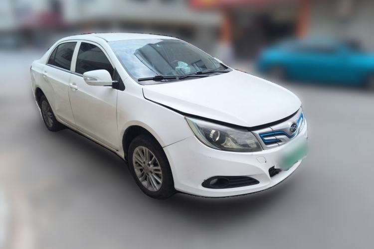 Used BYD e5 2018 450 Smart Connect Enjoyment Version Front Right 45 Deg