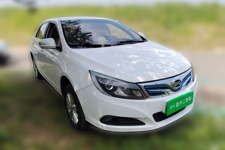 Used BYD e5 2018 450 Smart Connect Enjoyment Version Front Right 45 Deg