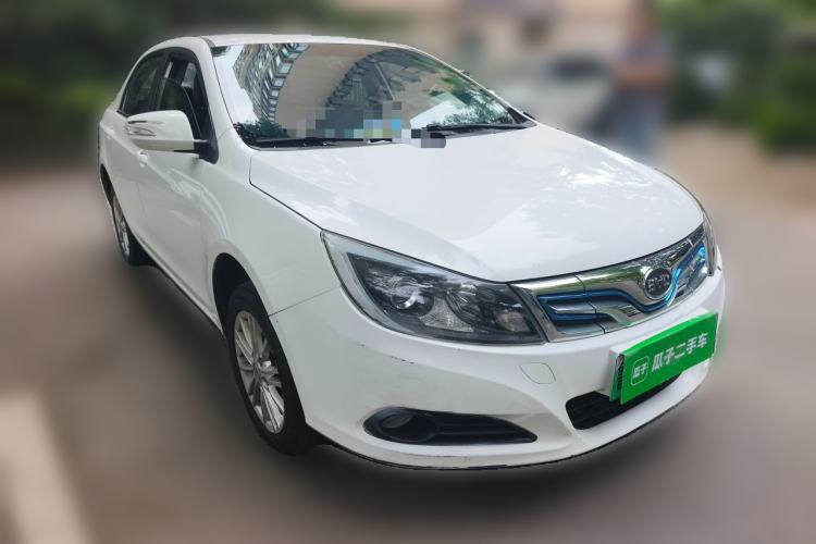 Used BYD e5 2018 450 Smart Connect Enjoyment Version Front Right 45 Deg