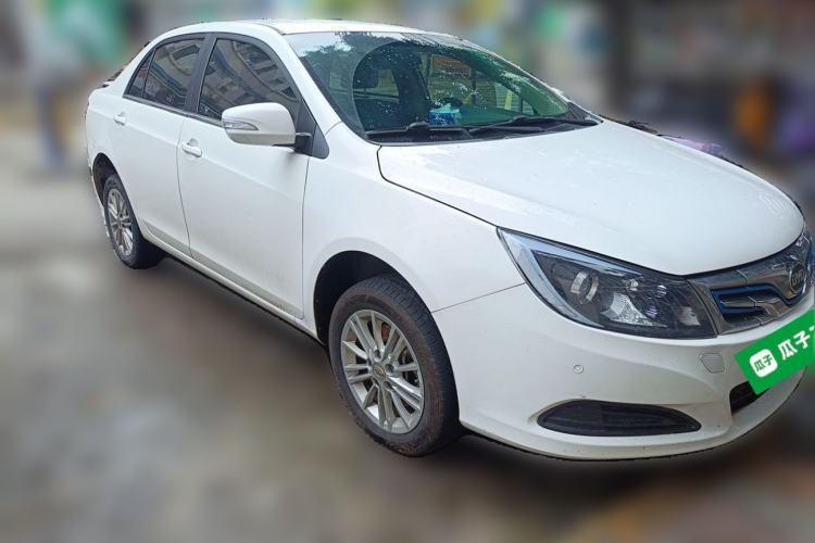 Used BYD e5 2018 Travel Edition Front Right 45 Deg
