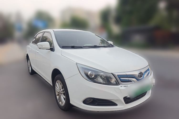 Used BYD e5 2018 450 Smart Connect Enjoyment Version Front Right 45 Deg