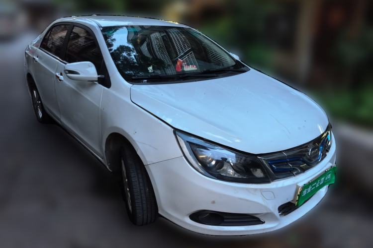 Used BYD e5 2018 450 Smart Connect Enjoyment Version Front Right 45 Deg