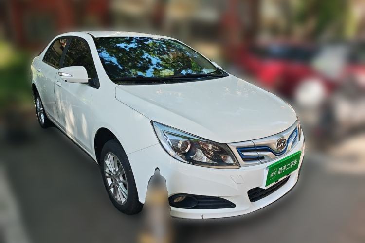 Used BYD e5 2018 450 Smart Connect Enjoyment Version Front Right 45 Deg