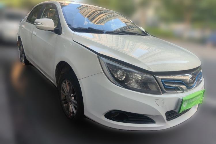 Used BYD e5 2018 450 Smart Connect Enjoyment Version Front Right 45 Deg
