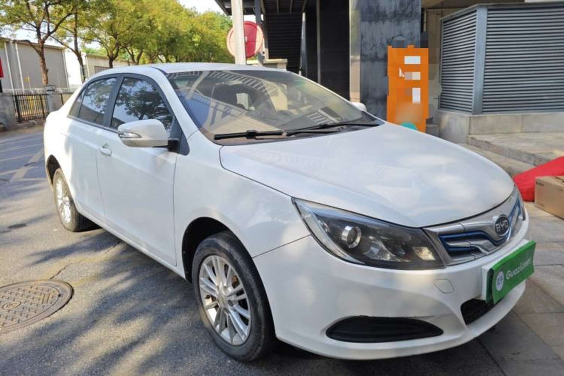 Used BYD e5 2018 Travel Edition Front Right 45 Deg