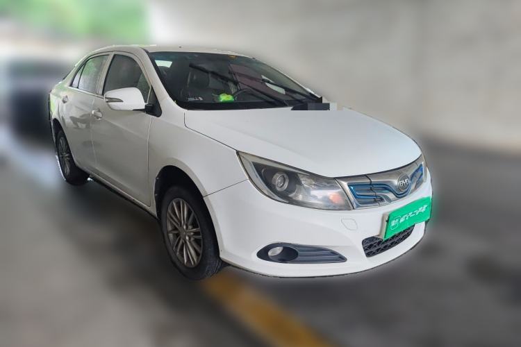 Used BYD e5 2018 450 Smart Connect Enjoyment Version Front Right 45 Deg