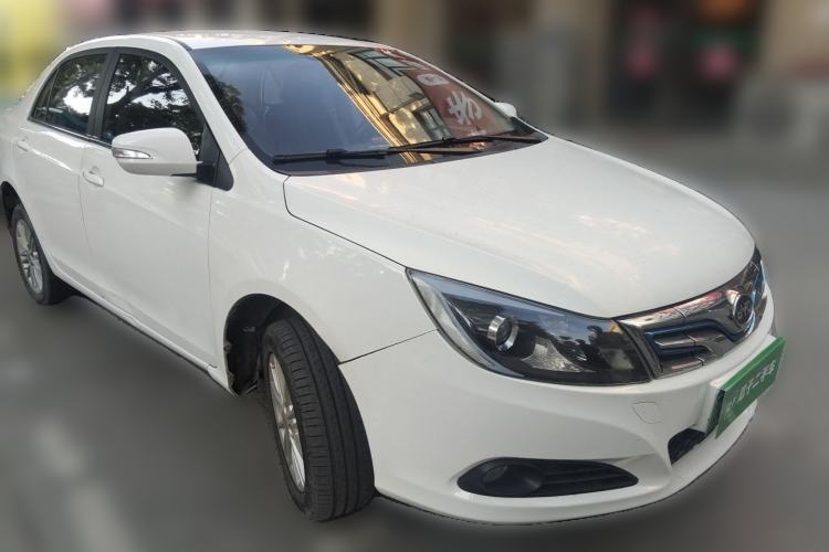 Used BYD e5 2018 450 Smart Connect Enjoyment Version Front Right 45 Deg