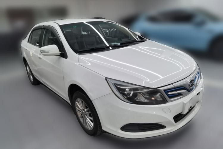 Used BYD e5 2018 Travel Edition Front Right 45 Deg