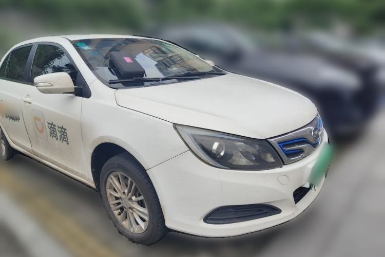Used BYD e5 2018 Travel Edition Front Right 45 Deg