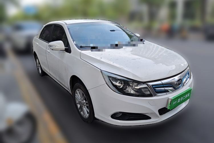 Used BYD e5 2018 450 Smart Connect Enjoyment Version Front Right 45 Deg