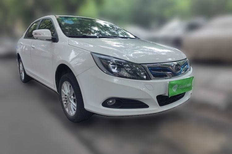 Used BYD e5 2018 450 Smart Connect Enjoyment Version Front Right 45 Deg