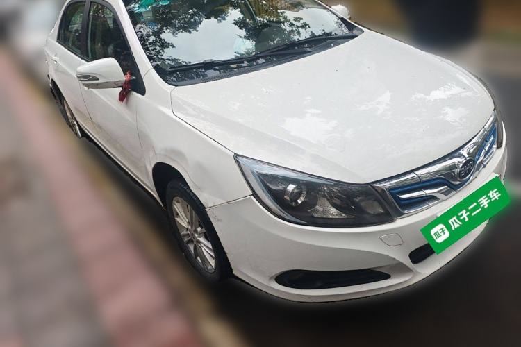 Used BYD e5 2018 450 Smart Connect Enjoyment Version Front Right 45 Deg