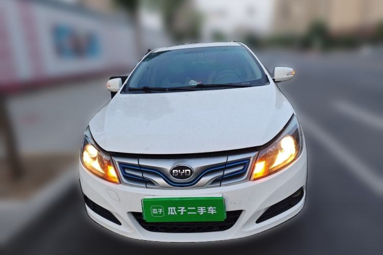 Used BYD e5 2018 450 Smart Connect Deluxe Edition Front