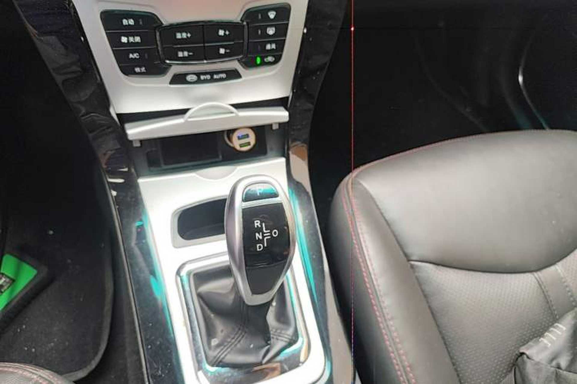 Used BYD e5 2018 Travel Edition Gear Lever
