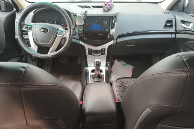 Used BYD e5 2018 Travel Edition Interior 2
