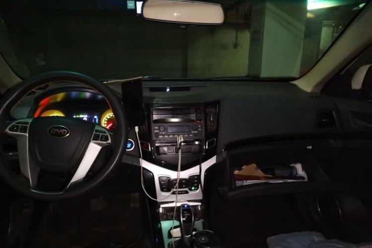 Used BYD e5 2018 450 Smart Connect Enjoyment Version Interior 2