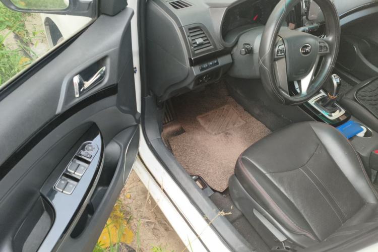 Used BYD e5 2018 Travel Edition Interior 3