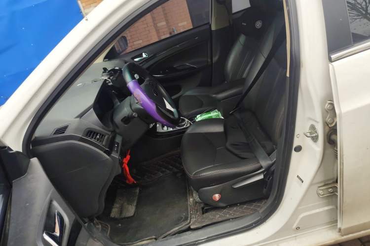 Used BYD e5 2018 Travel Edition Left Front Seat