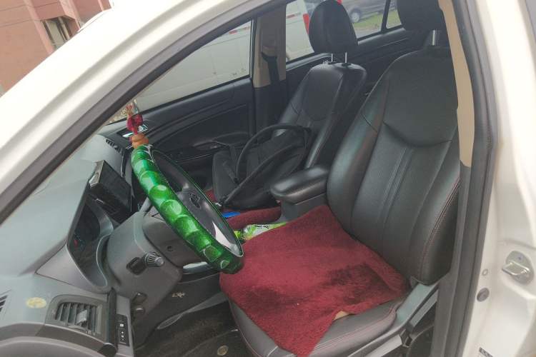 Used BYD e5 2018 Travel Edition Left Front Seat