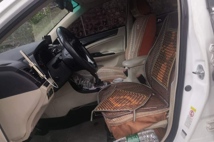 Used BYD e5 2018 450 Smart Connect Deluxe Edition Left Front Seat