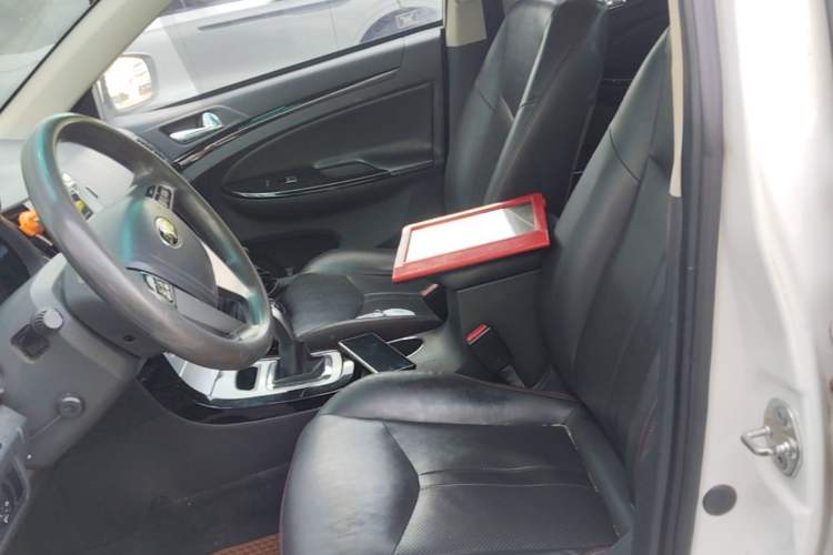 Used BYD e5 2018 Travel Edition Left Front Seat