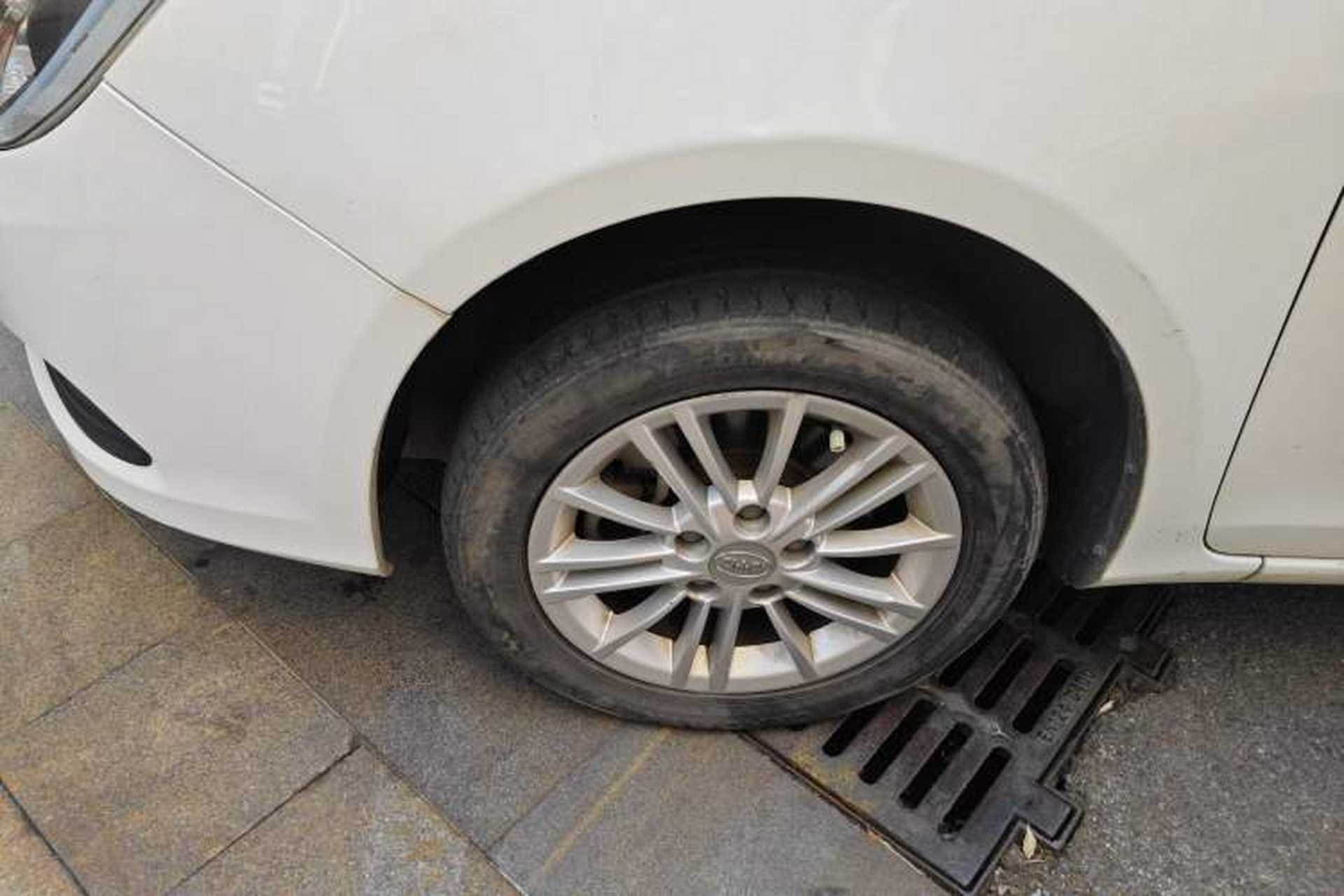 Used BYD e5 2018 Travel Edition Left Front Wheel Hub