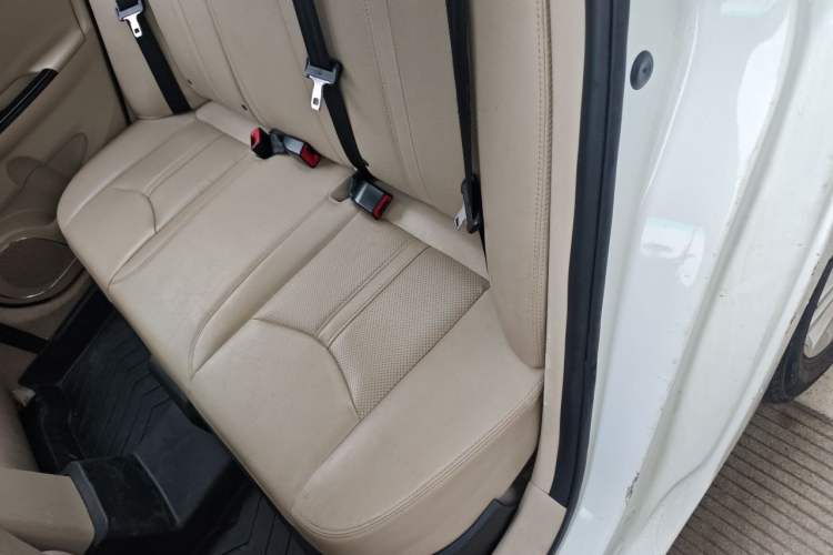 Used BYD e5 2018 450 Smart Connect Deluxe Edition Left Rear Seat