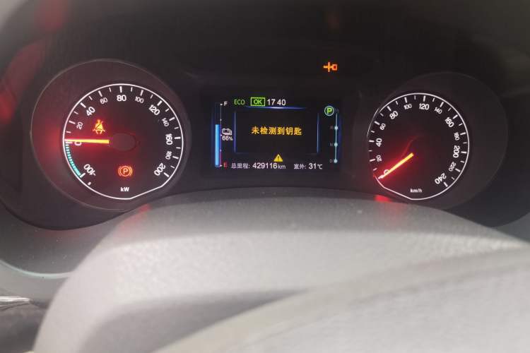 Used BYD e5 2018 450 Smart Connect Deluxe Edition Odometer Close Up