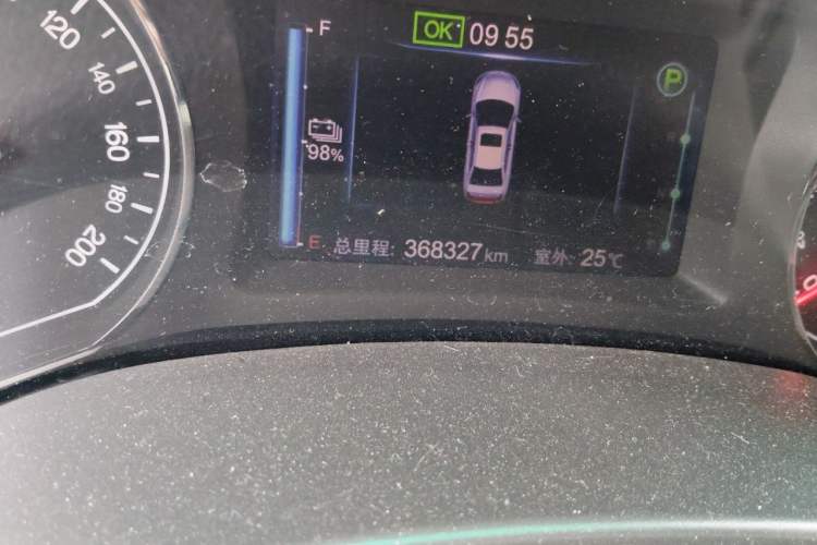 Used BYD e5 2018 Travel Edition Odometer Close Up