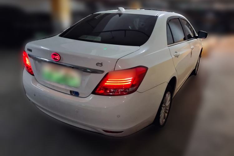 Used BYD e5 2018 450 Smart Connect Enjoyment Version Rear Right 45 Deg