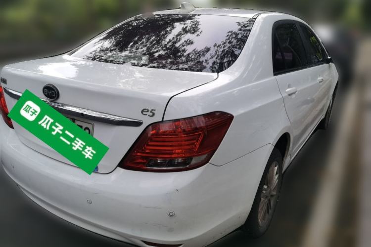 Used BYD e5 2018 450 Smart Connect Deluxe Edition Rear Right 45 Deg