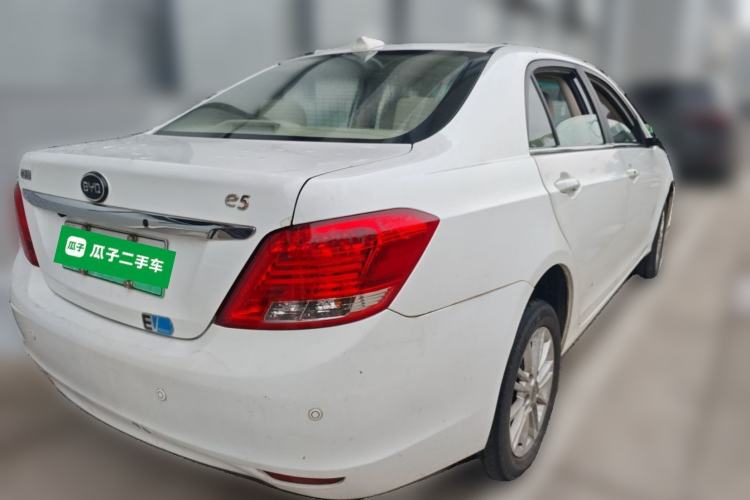 Used BYD e5 2018 450 Smart Connect Deluxe Edition Rear Right 45 Deg