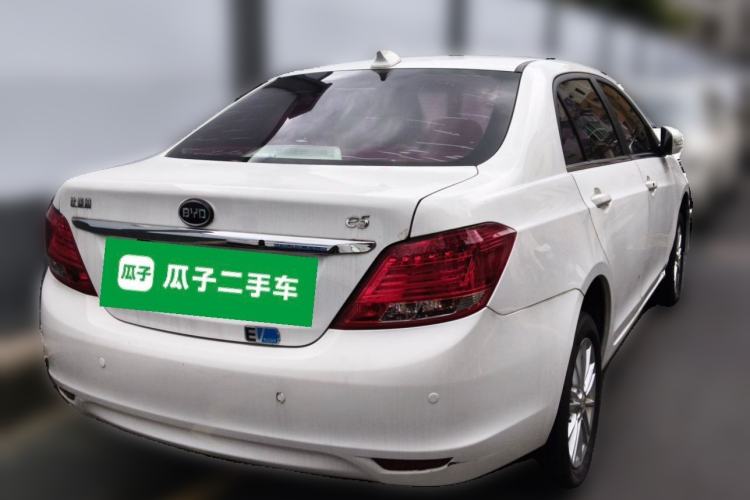 Used BYD e5 2018 450 Smart Connect Deluxe Edition Rear Right 45 Deg
