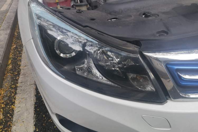 Used BYD e5 2018 450 Smart Connect Deluxe Edition Right Front Headlight