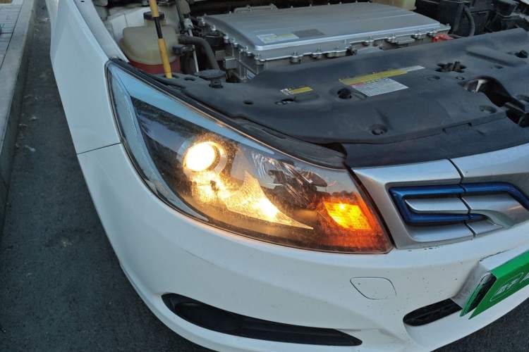 Used BYD e5 2018 450 Smart Connect Deluxe Edition Right Front Headlight