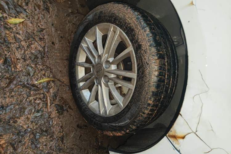 Used BYD e5 2018 450 Smart Connect Enjoyment Version Right Front Wheel Hub